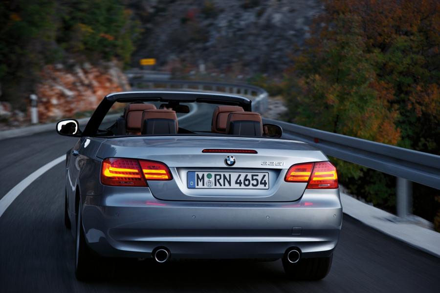  BMW 3-Series Convertible 2010 года  (фото 11 из 27)